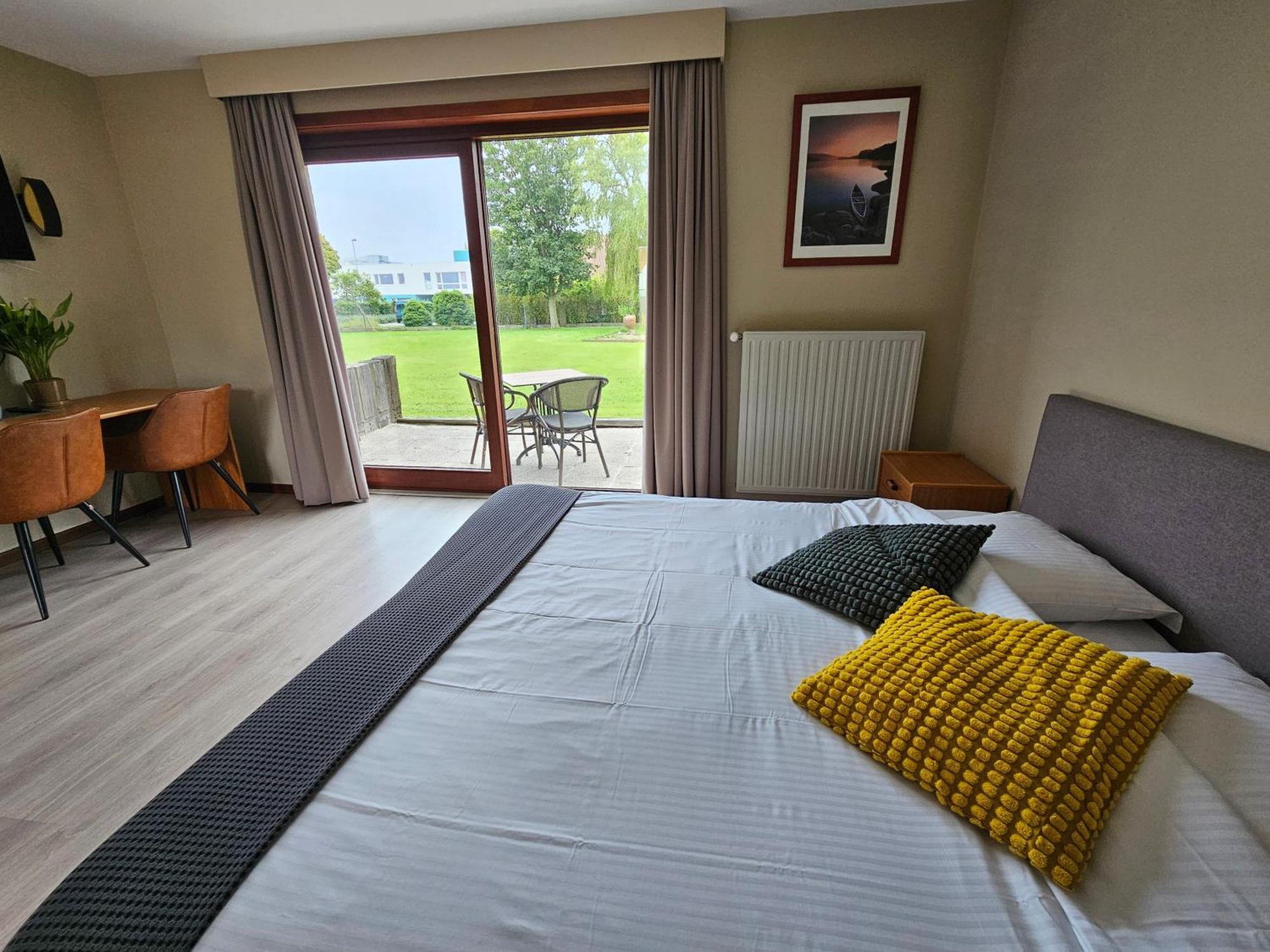 Hotel Westendia And Free Parking Top Breakfast Westende Exterior foto